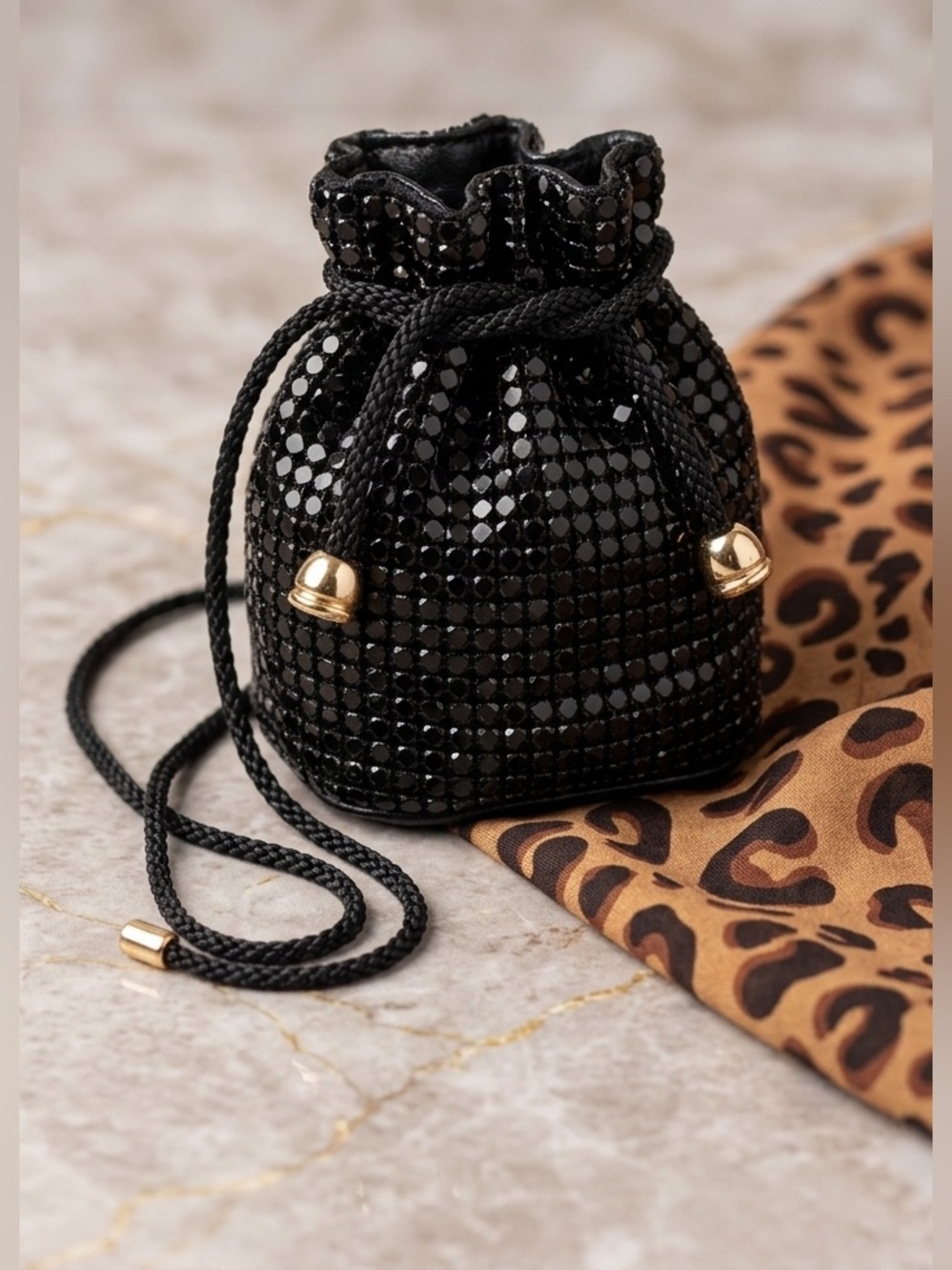 🌻 SEQUINED lil black bucket bag. DRAWSTRING CLOSURE & LONG STRAP FOR SHOULDER